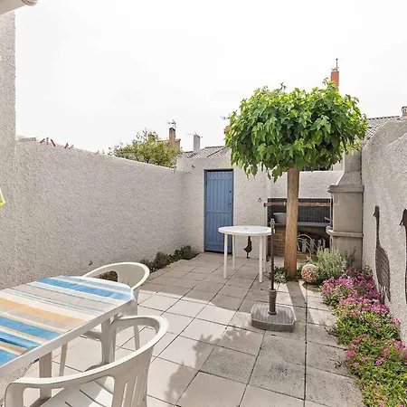 Spacious In Apartament